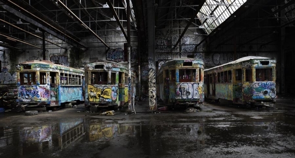 Photograph Mark Mawson Trams on One Eyeland
